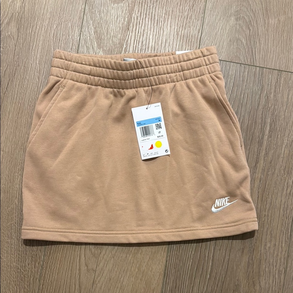 Nike Girls Skirt - new with tags medium